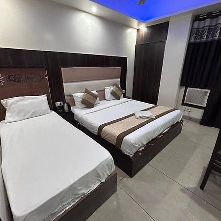 Hotel Square Plaza At Airport New Delhi Exterior photo